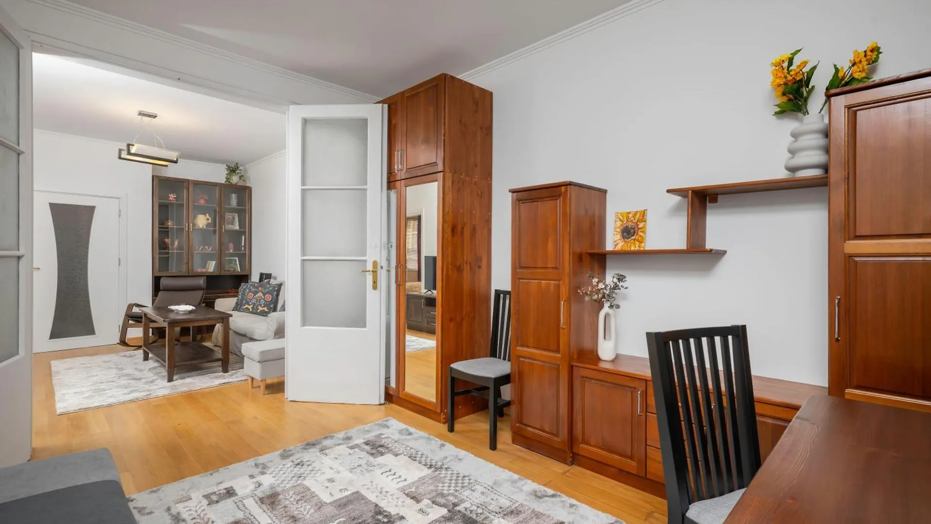 1Bd Flat With Desk On Russian Monument Square Apartment Sofia