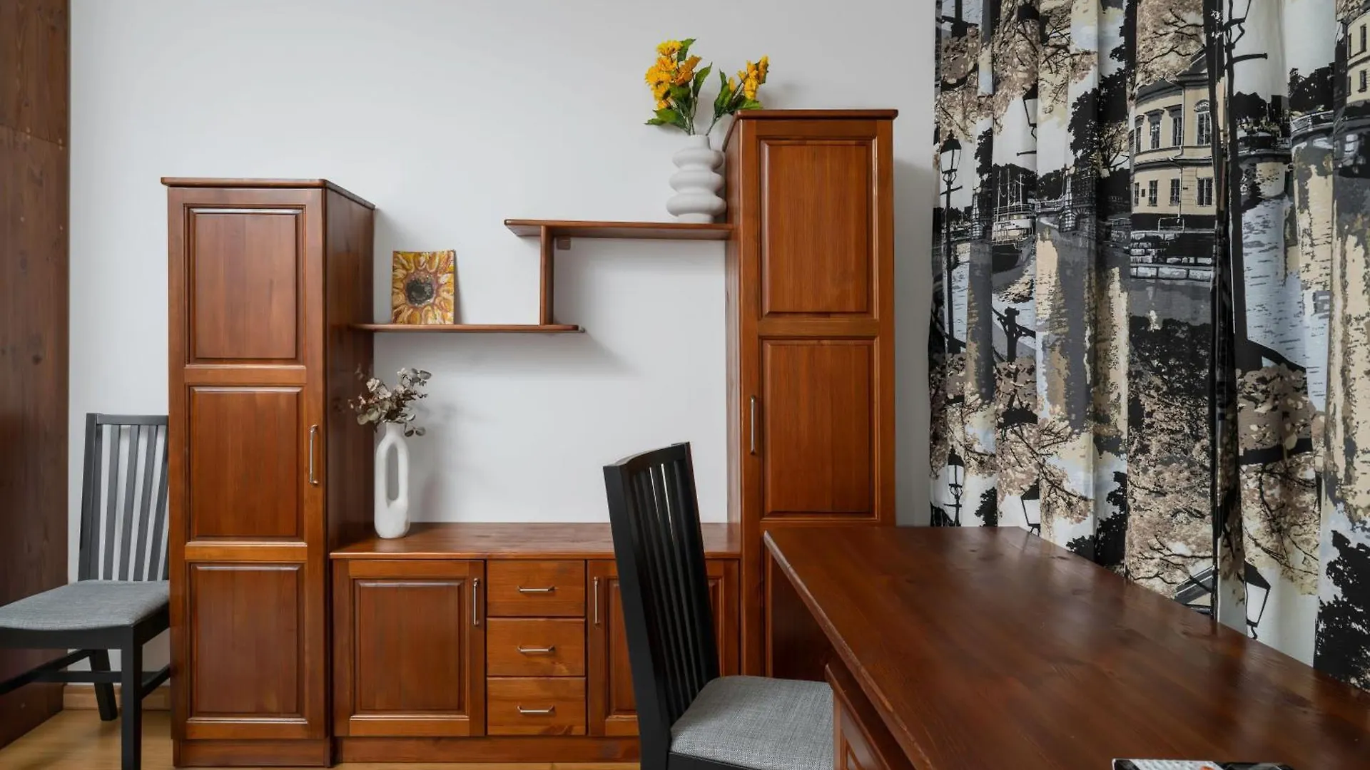 1Bd Flat With Desk On Russian Monument Square Apartment Sofia
